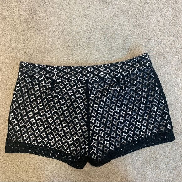 𝅺KENSIE White black lace shorts Sz 12 NWOT - Picture 2 of 11